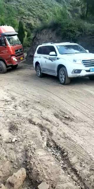 国产大货车拉车图片视频,硬核实力展现