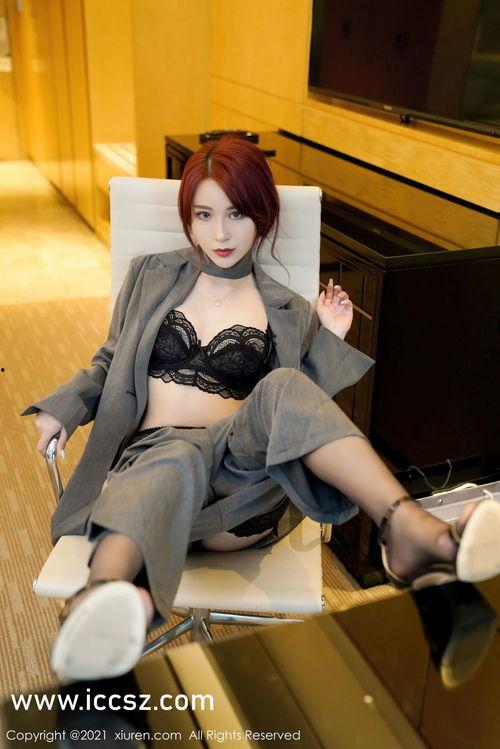 国产露出AV视频