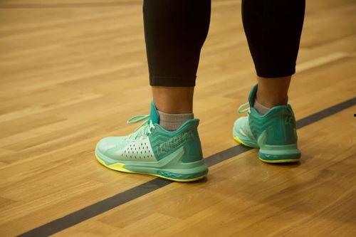 国产后卫球鞋测评视频,性能与时尚的完美融合