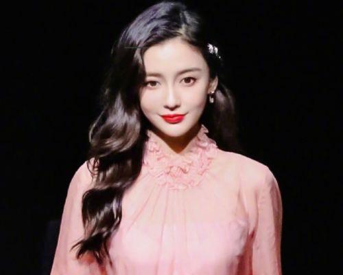 明星国产礼服视频,明星风采下的国产礼服时尚盛宴